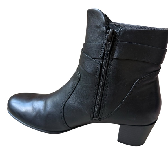ECCO Black Leather Heeled Ankle Boots • Sz 7–7.5 • Ankle Harness Booties - Picture 10 of 12